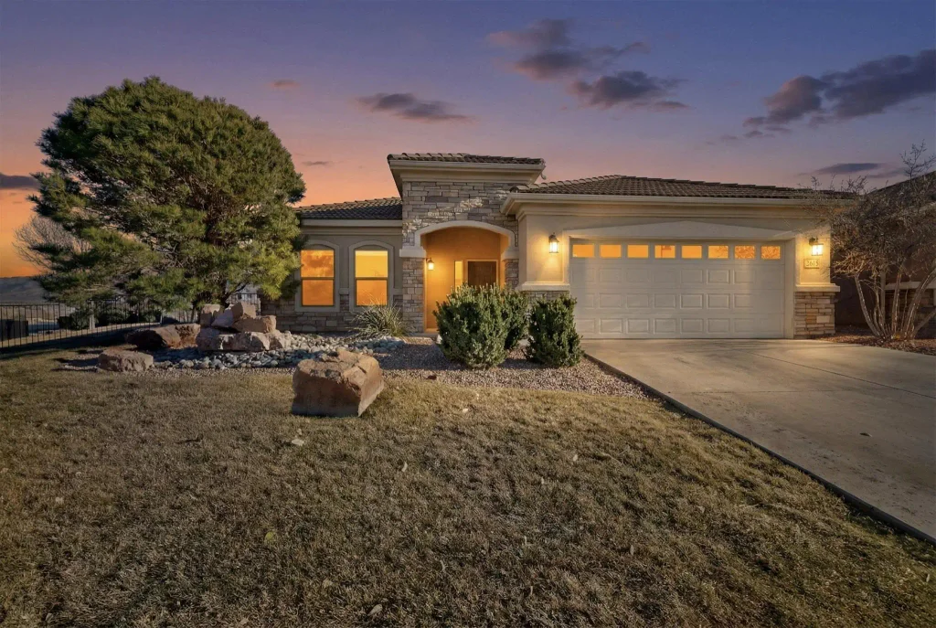 900 Cottonwood Circle, Bernalillo