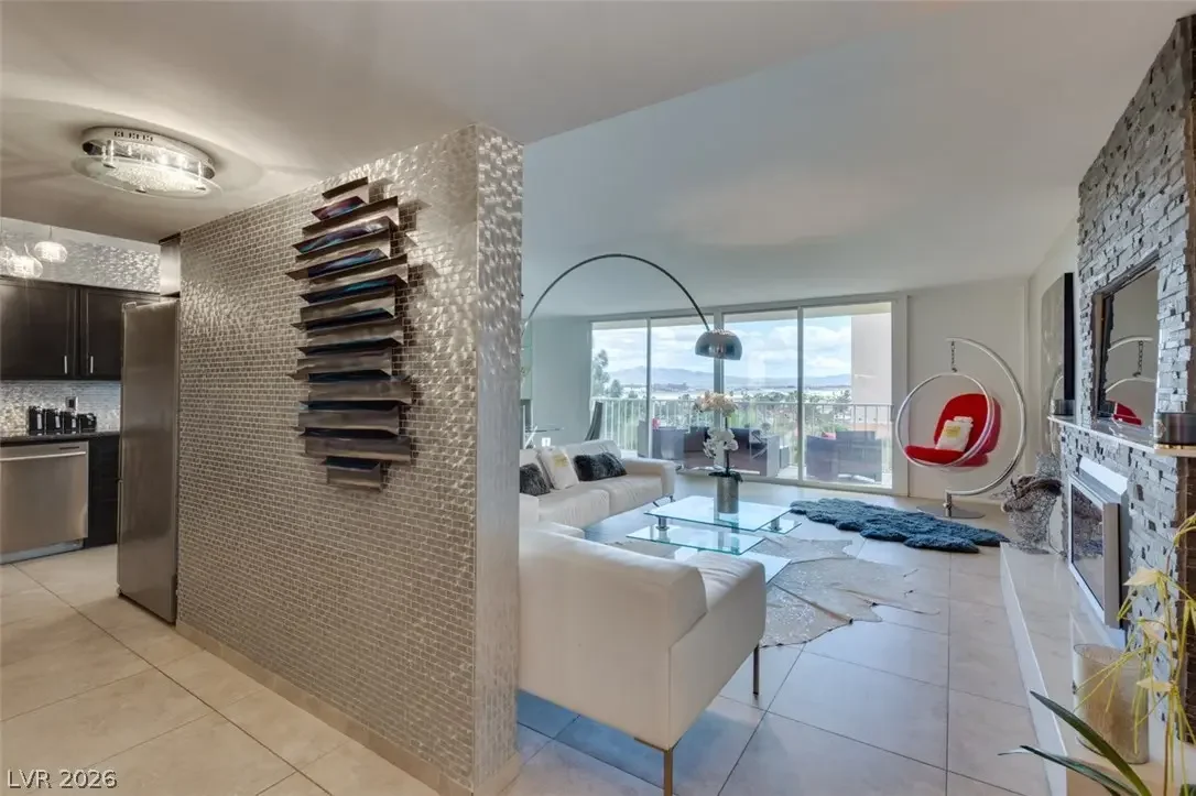 Photo of Listing #2758634