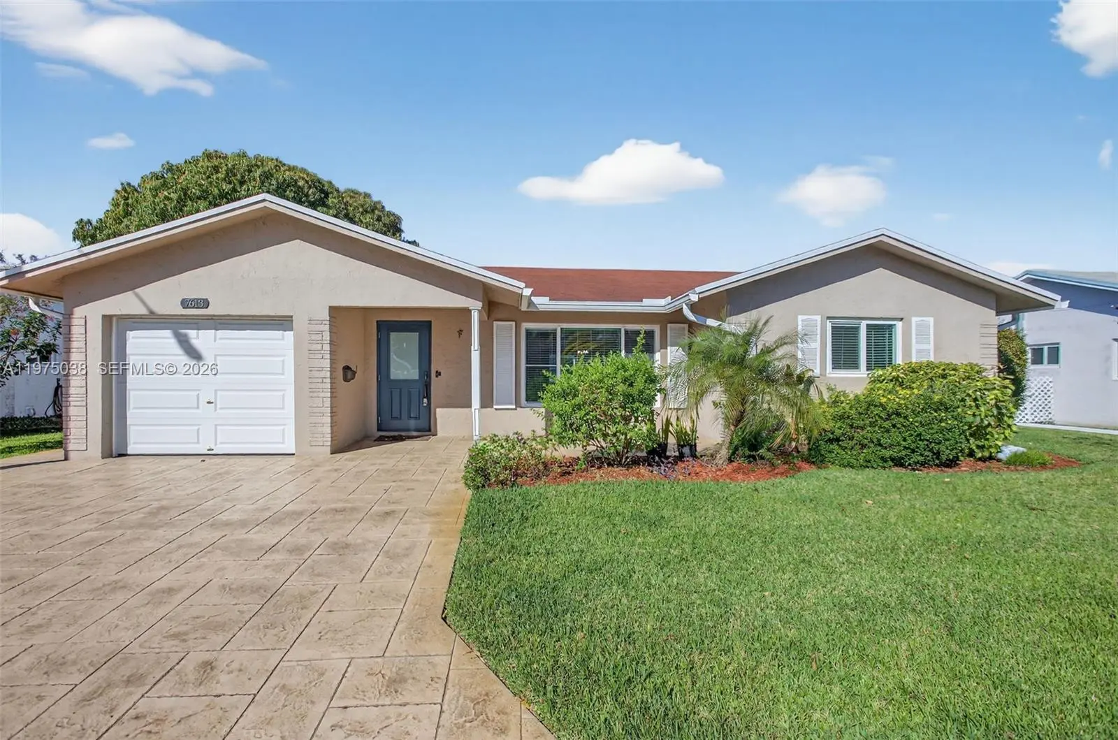 Photo of Listing #A11975038