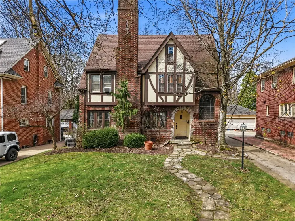 371 Case Avenue , Sharon