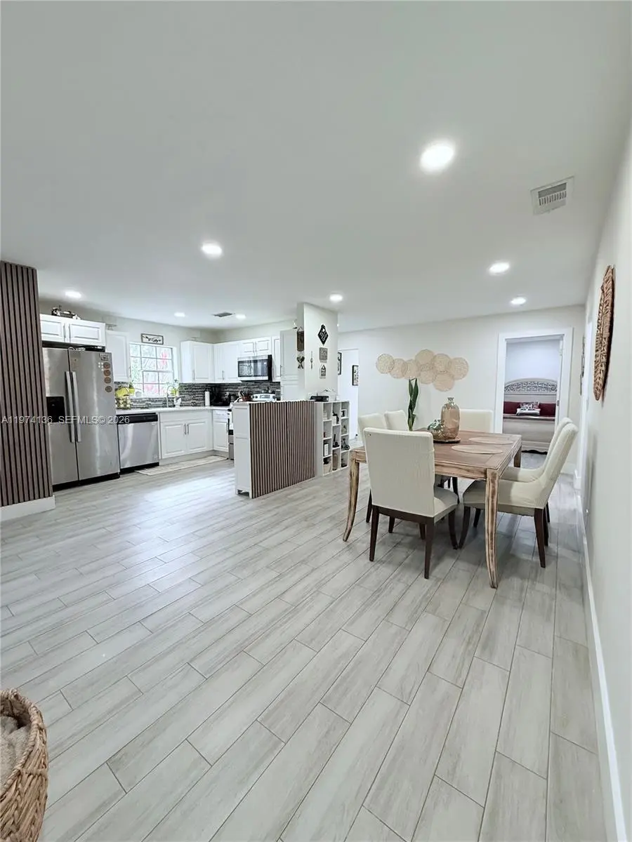 Photo of Listing #A11974136