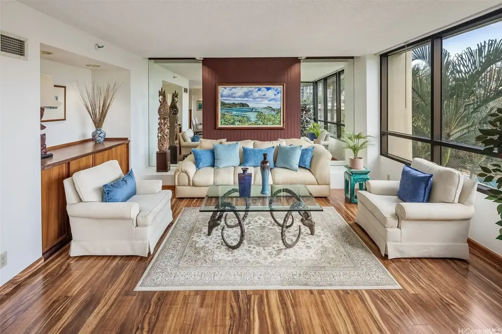 (unit #308) 1525 Wilder Avenue, Honolulu