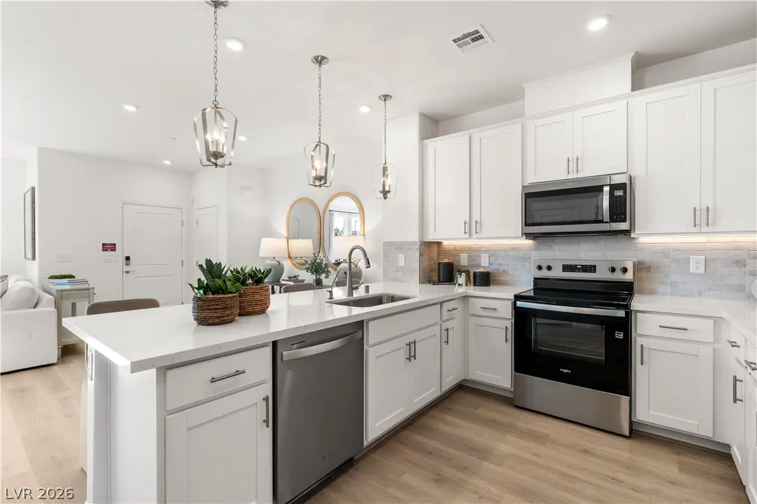 Photo of Listing #2760875