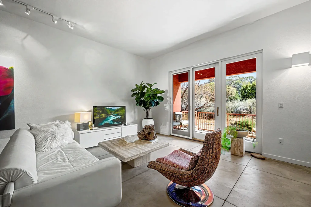 601 Circulo De Morelia # 102, Santa Fe