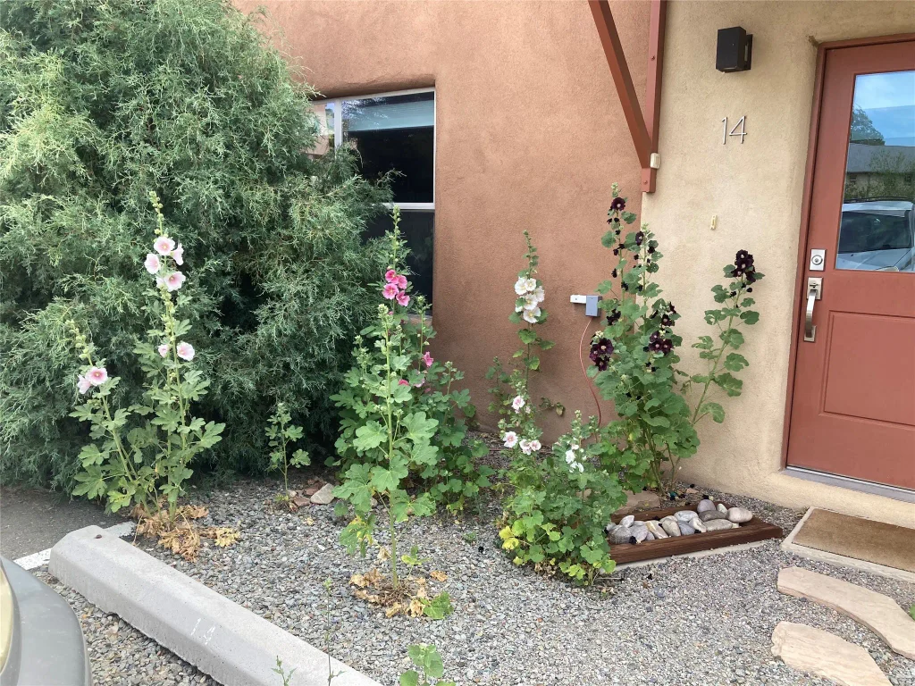 2180 W Alameda # 14, Santa Fe