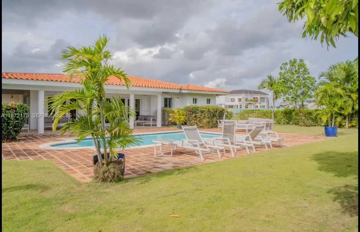 4 of 17 - Los Samanes La Estancia, , 