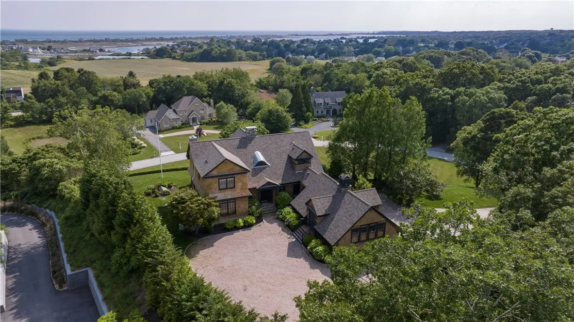 11 Bucks Trl, Westerly