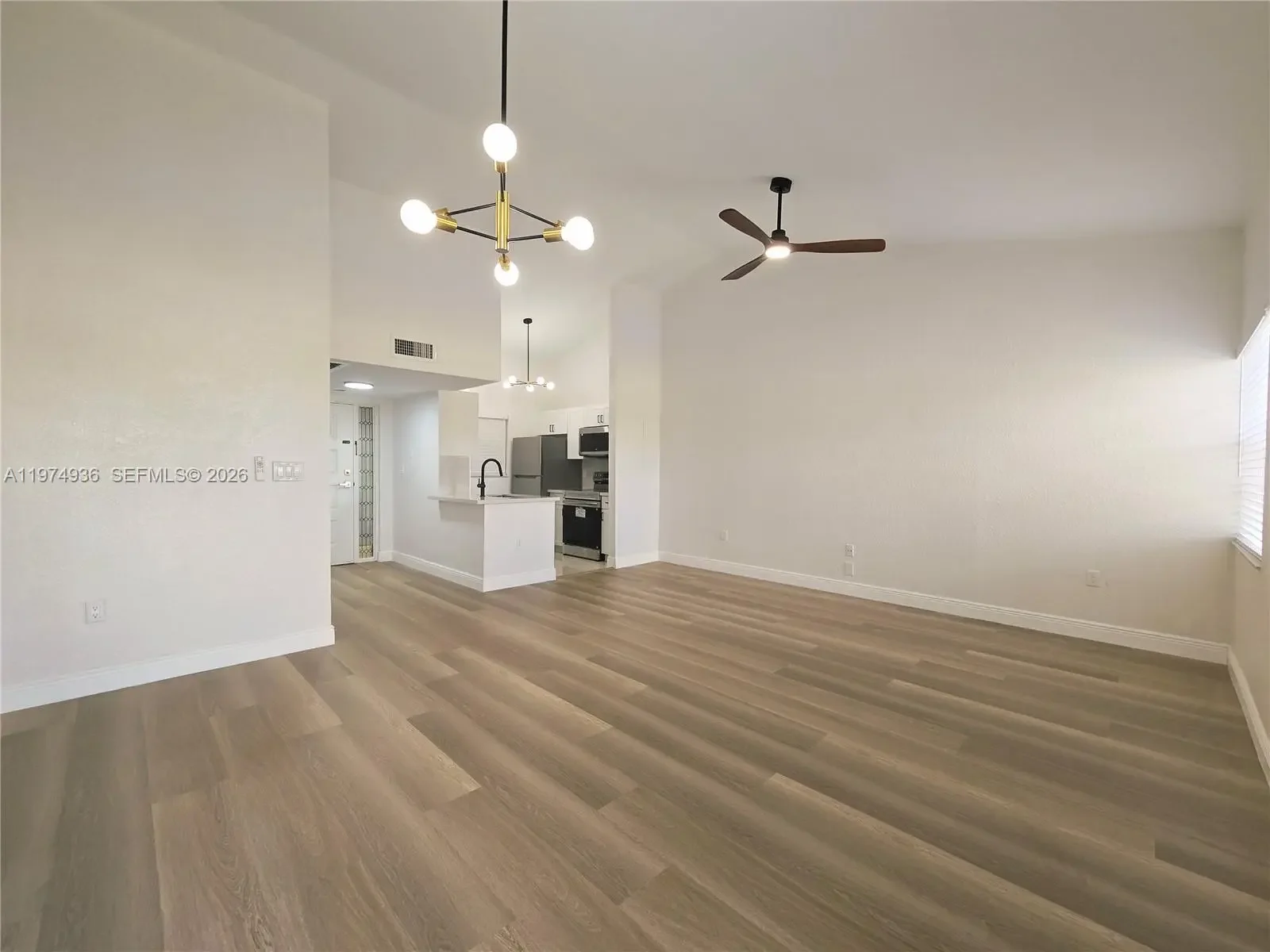 Photo of Listing #A11974936