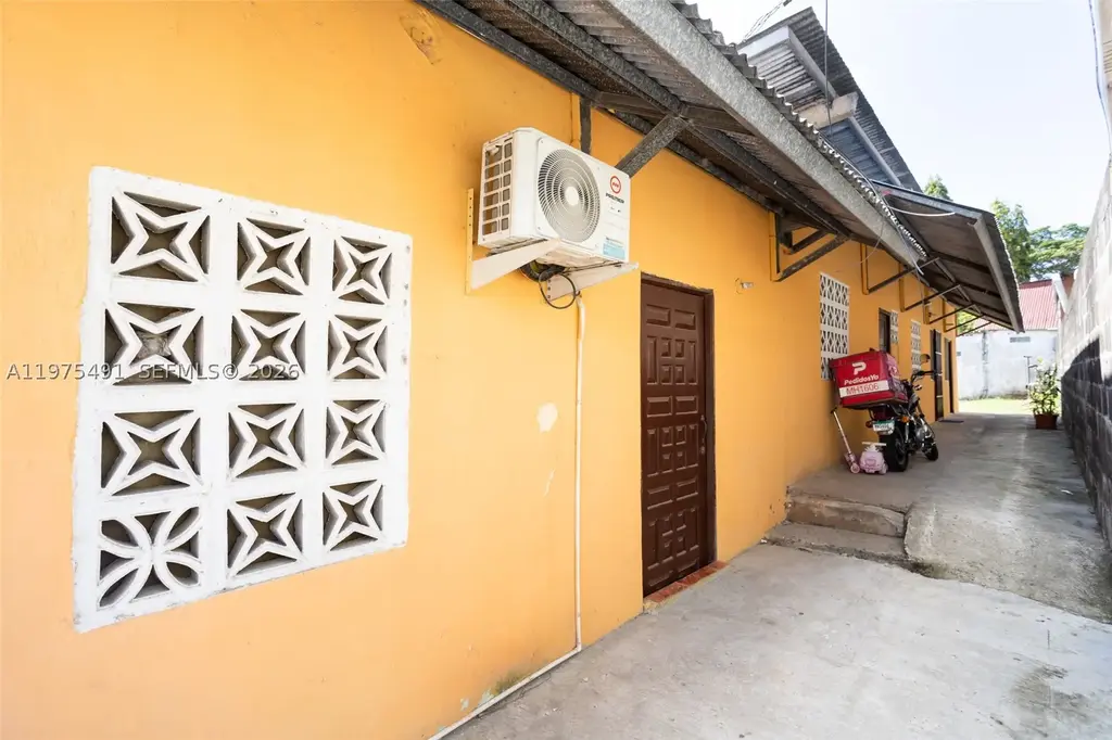 4150 Santa Clara, 