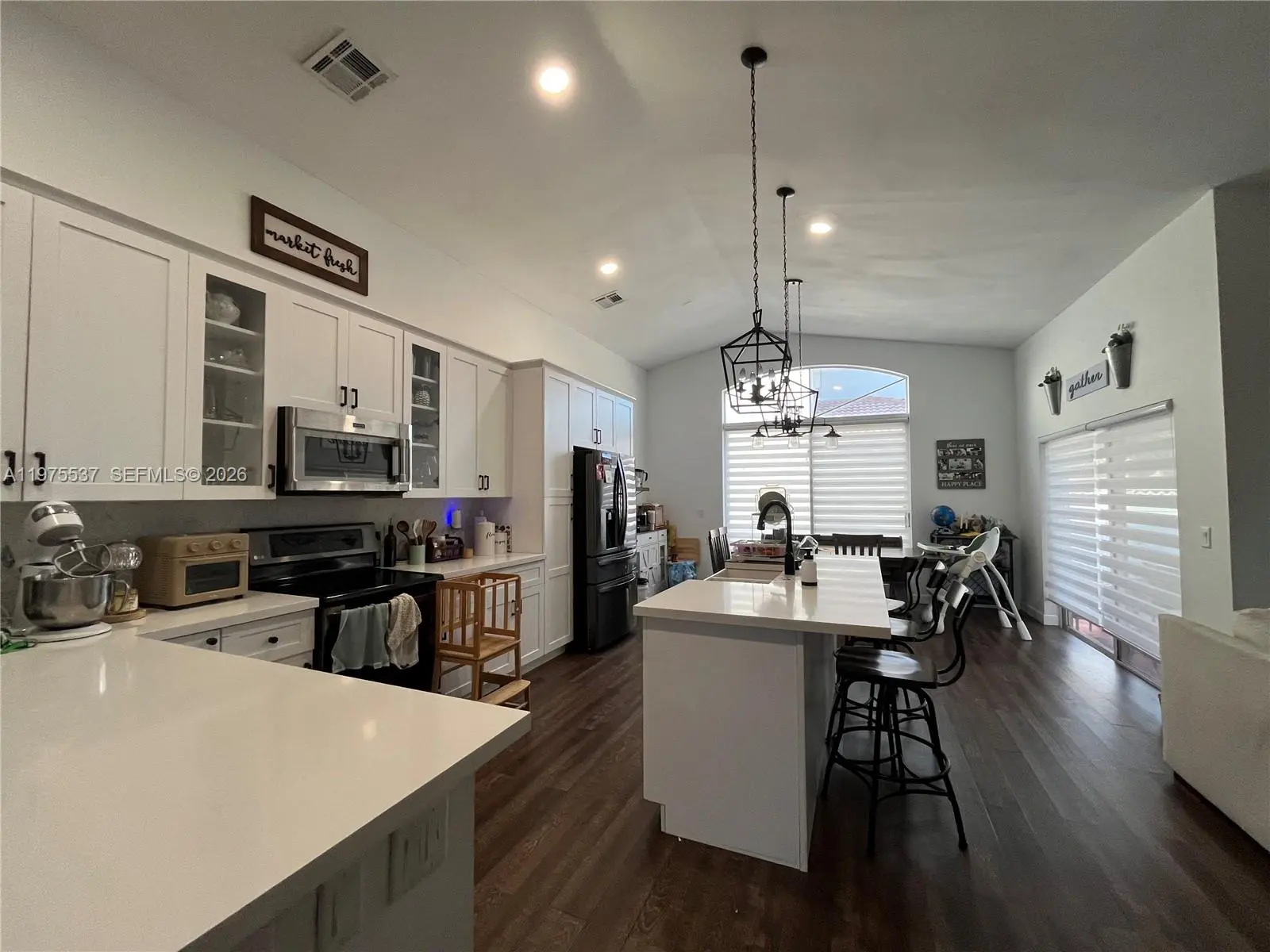 Photo of Listing #A11975537