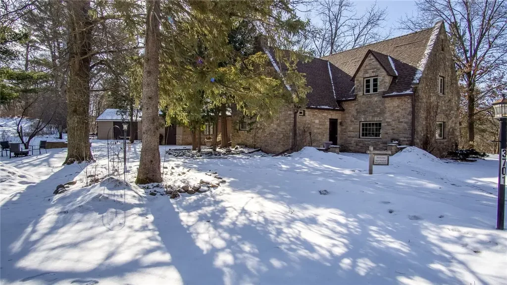 3701 E Clairemont Avenue, Eau Claire