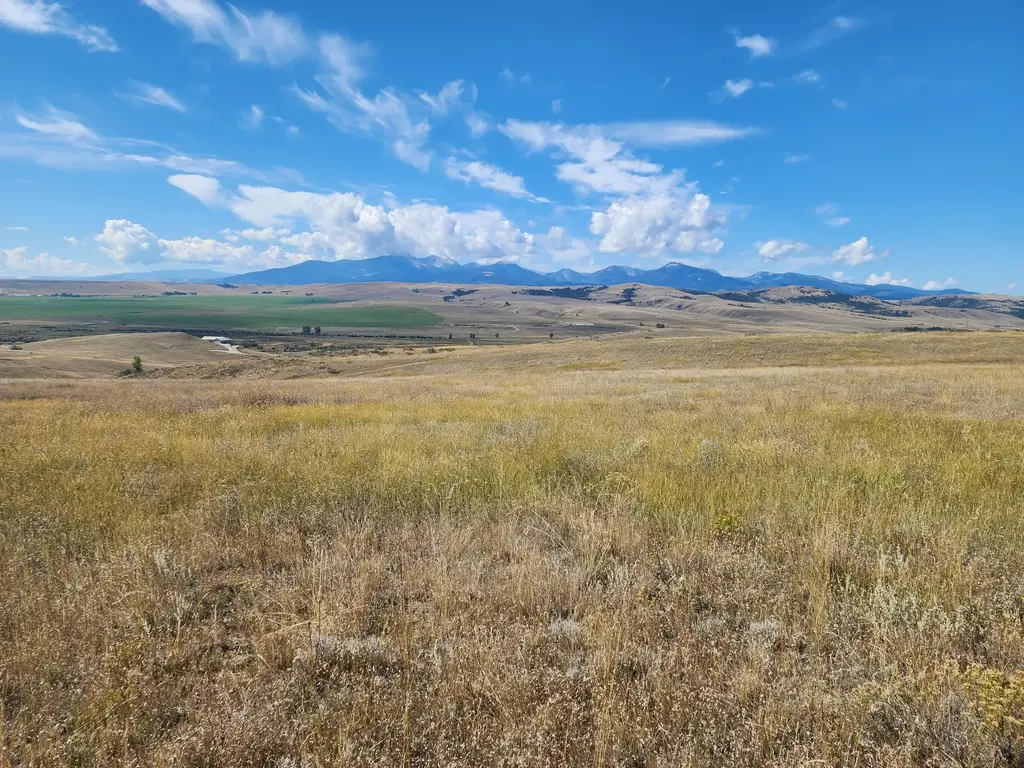 692 Prickly Pear Lane, Deer Lodge