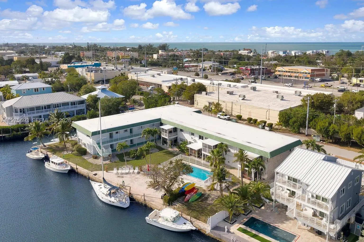 Photo of Listing #A11975693