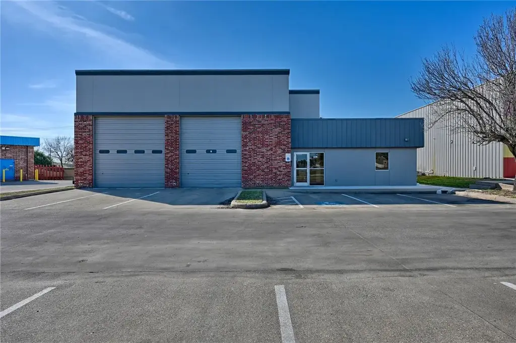 1140 Finfeather Road, Bryan