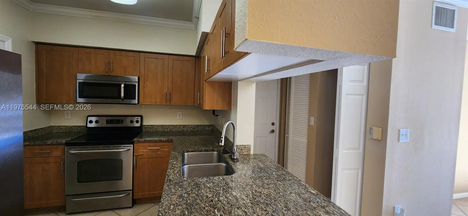 Photo of Listing #A11975544