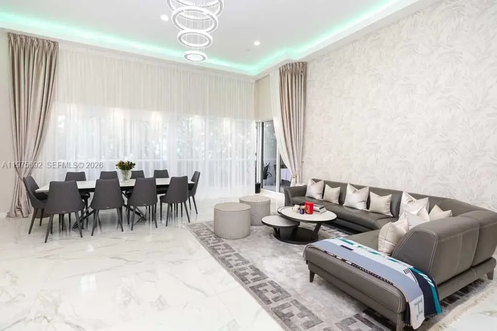 Photo of Listing #A11975692