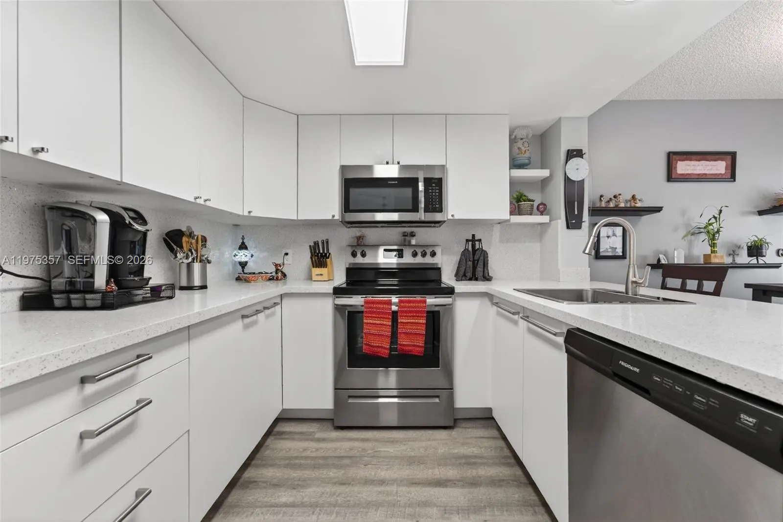 Photo of Listing #A11975357