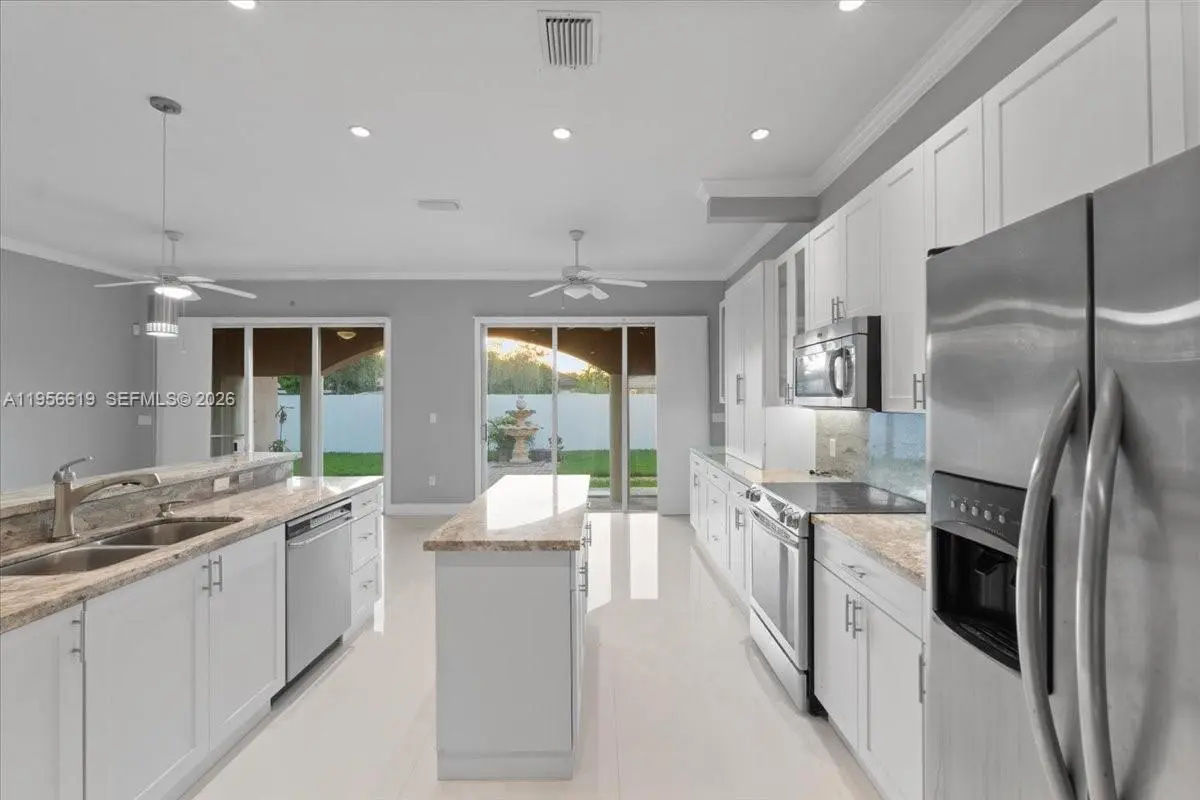 Photo of Listing #A11956619