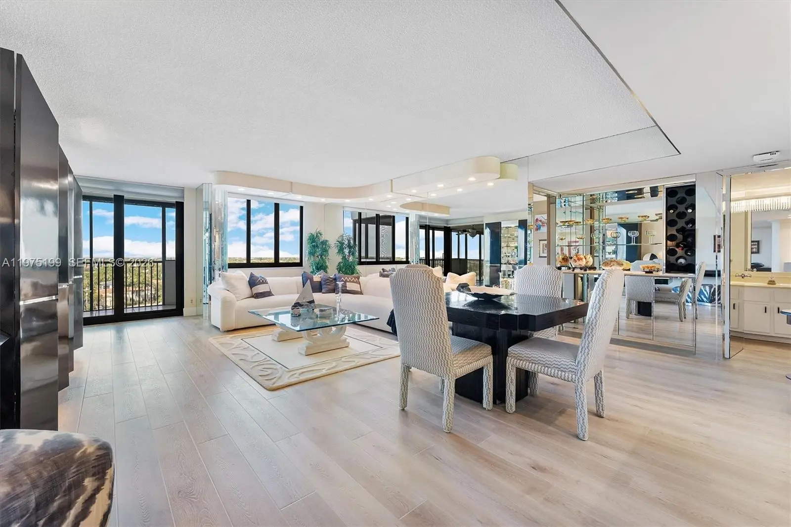 Photo of Listing #A11975199