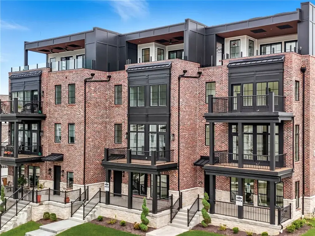 64 1st Street, Oakmont