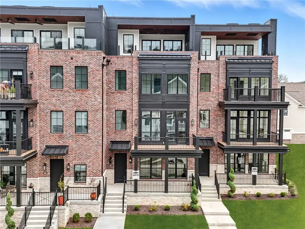 66 1st Street, Oakmont