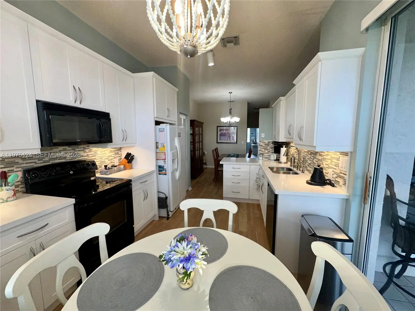 Photo of Listing #A11975124