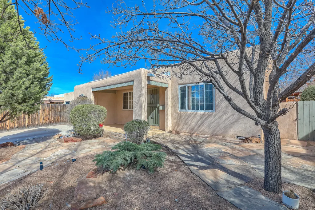 812 Vassar Drive Se, Albuquerque