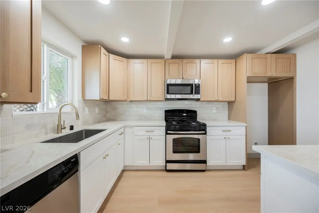 Photo of Listing #2755729