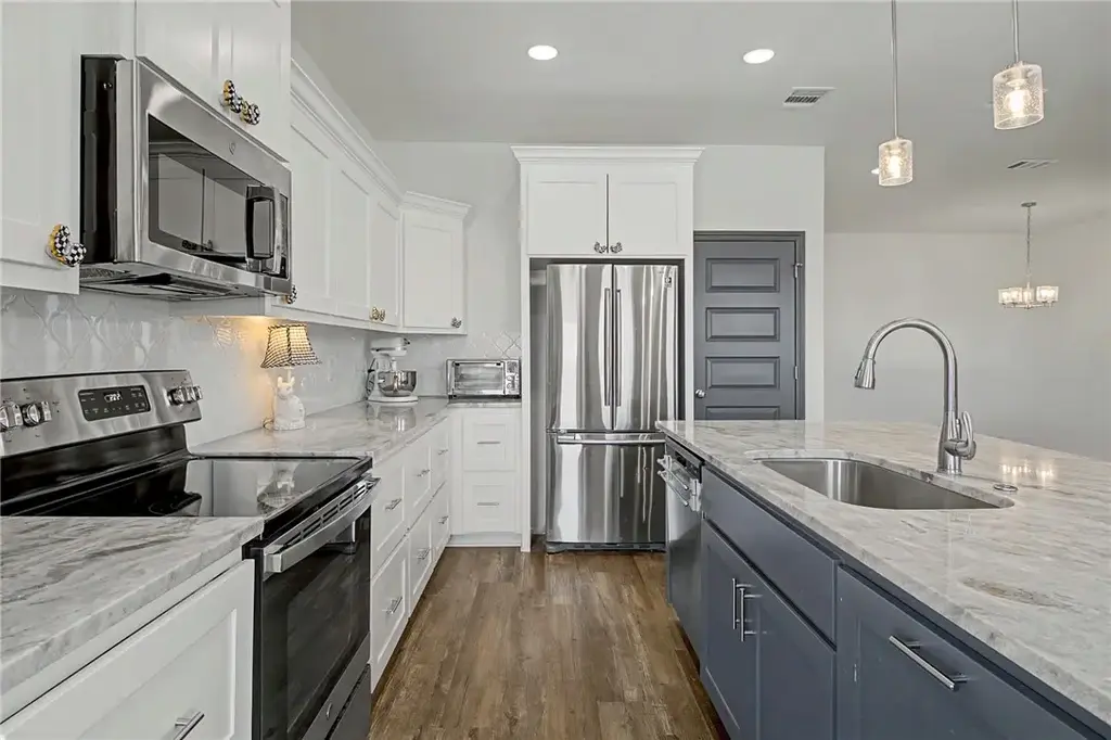 2406 Lightfoot Lane, Bryan