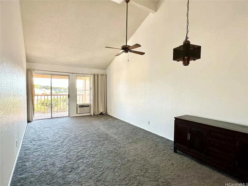 98-1379 Koaheahe Place # 33, Pearl City