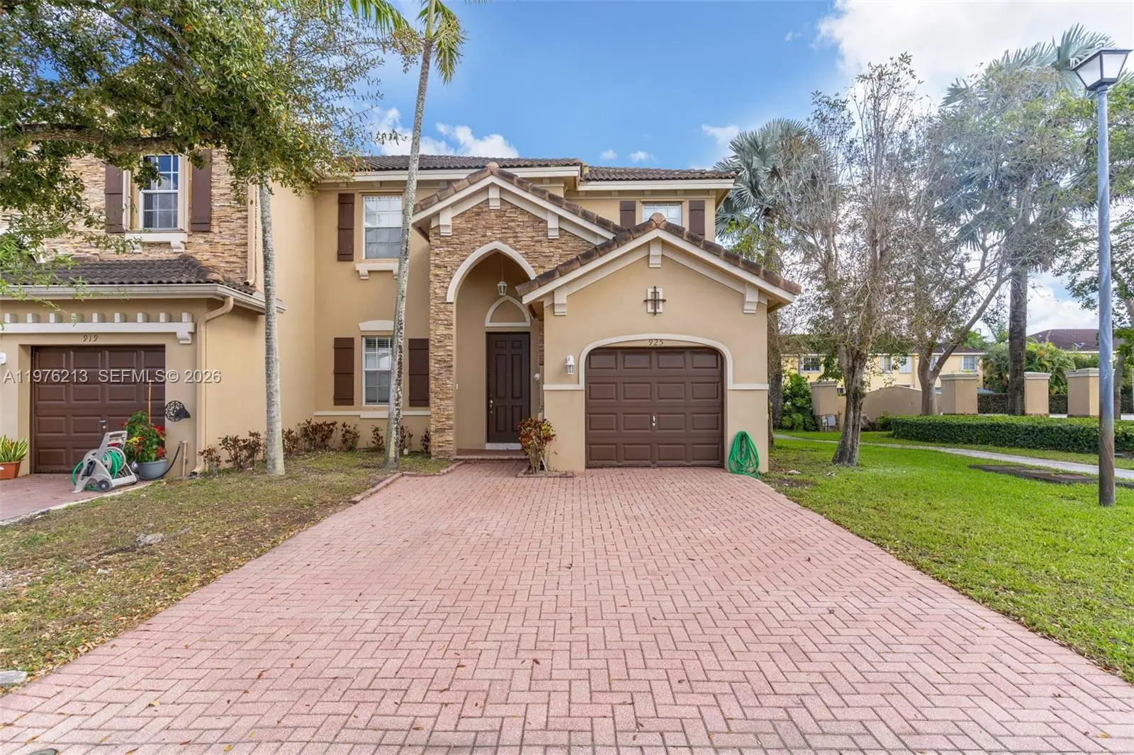 Photo of Listing #A11976213