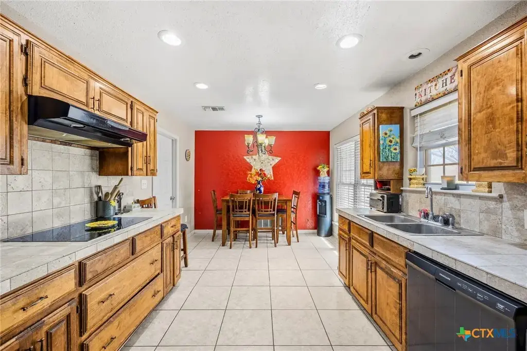 320 Highland Drive, Burnet