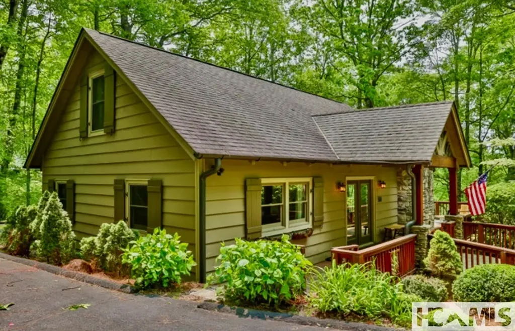 1100 Claire Lane Lane, Highlands