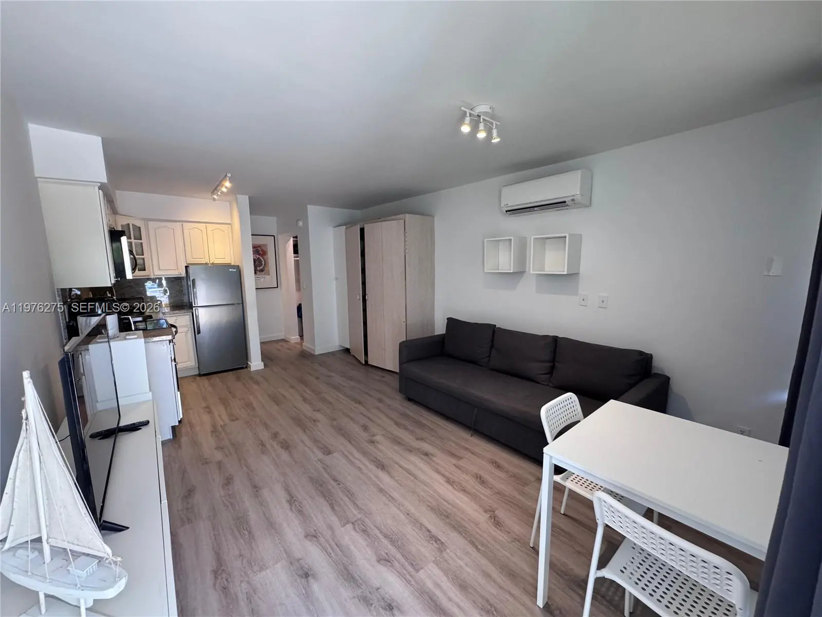 Photo of Listing #A11976275