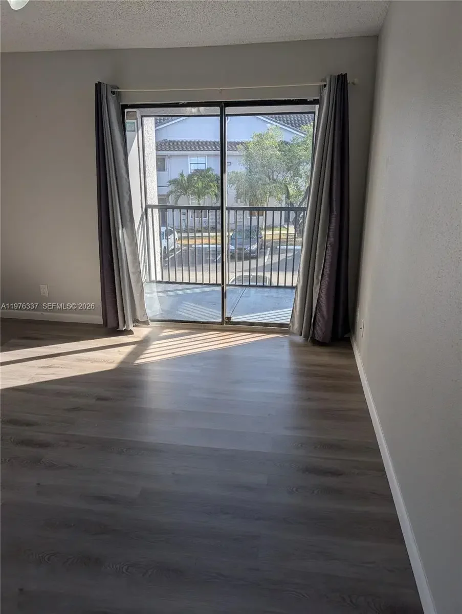 Photo of Listing #A11976337