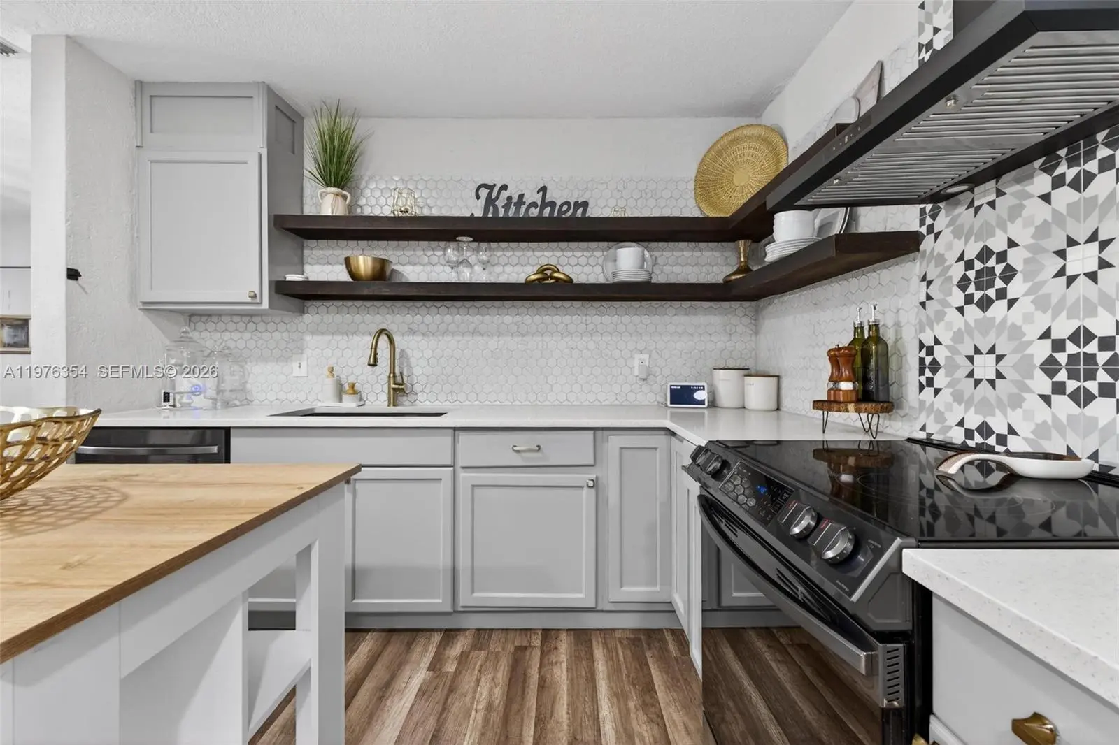 Photo of Listing #A11976354