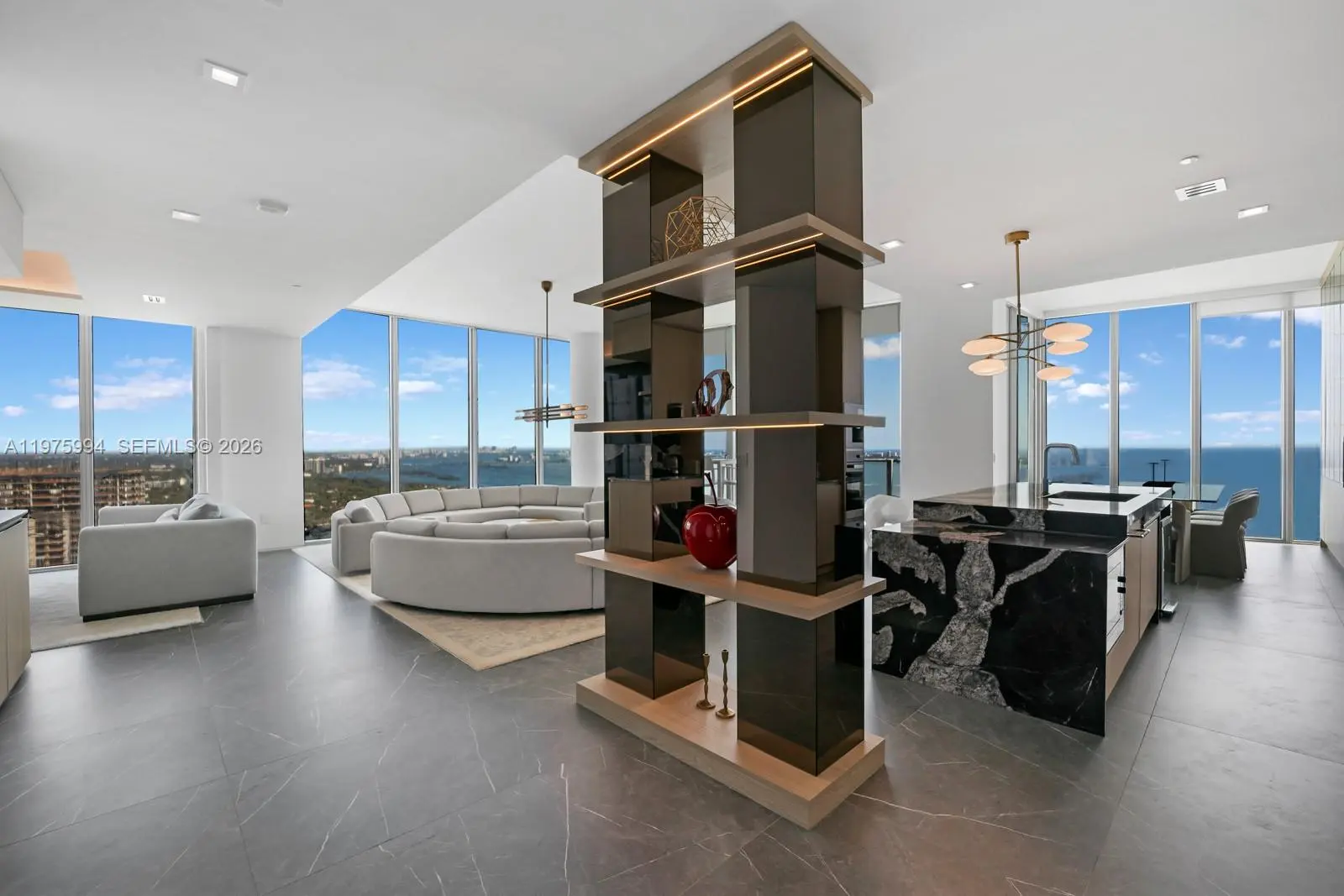 Photo of Listing #A11975994