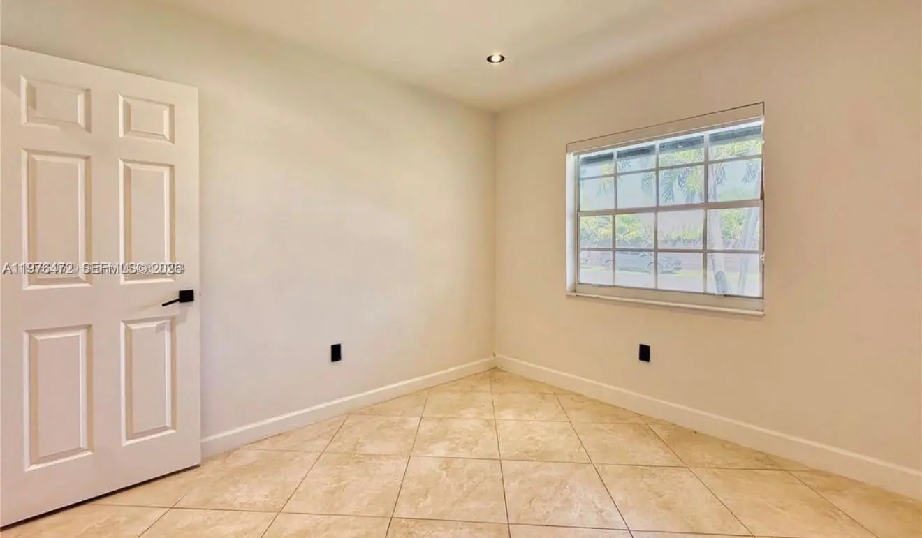 Photo of Listing #A11976472