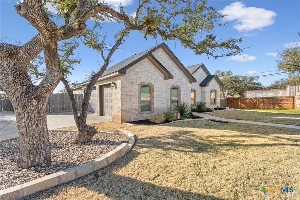 102 Rancho Del Lago Lane, Morgans Point Resort