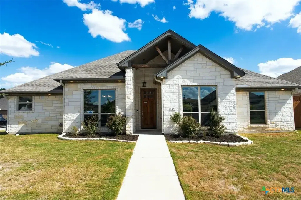 2503 Emerald Dove Drive, Temple