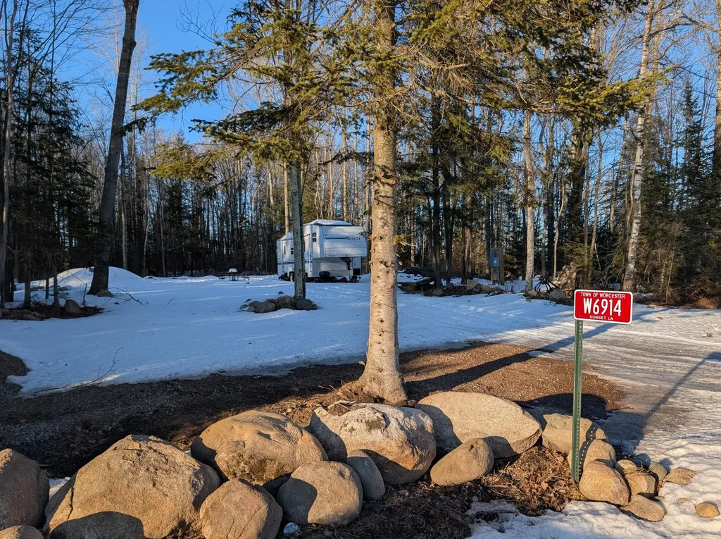 W6914 Sunset Ln, Phillips