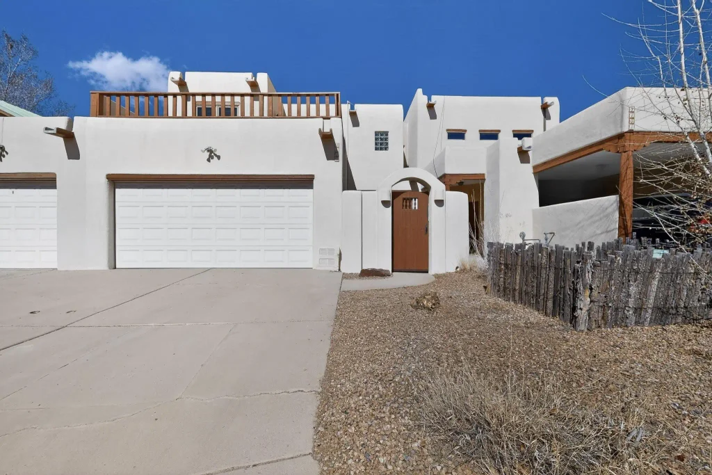 3153 La Paz Lane, Santa Fe