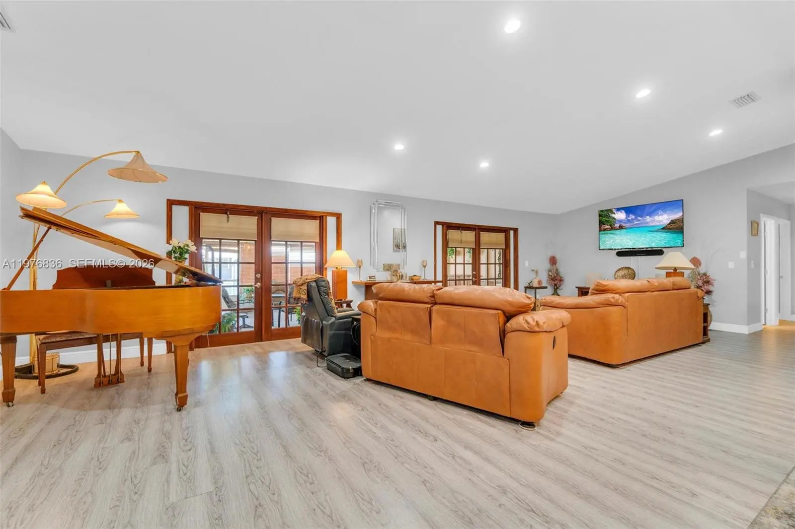 Photo of Listing #A11976836