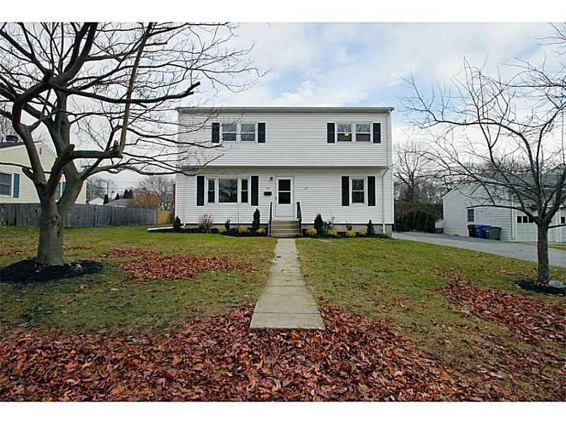 30 Toppa Blvd, Newport