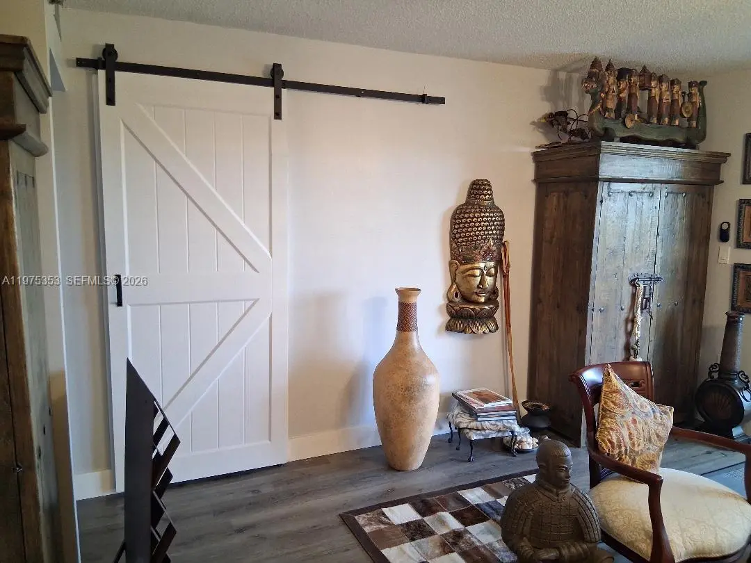 Photo of Listing #A11975353