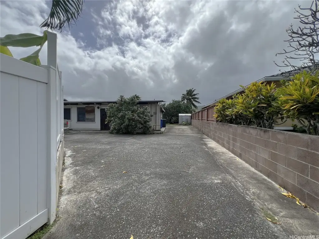 241 Kihapai Street # A, Kailua