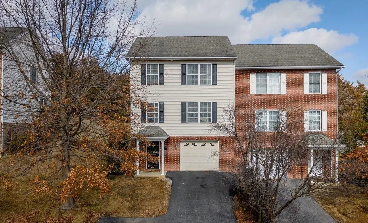 573 Pointe Dr, Harrisonburg