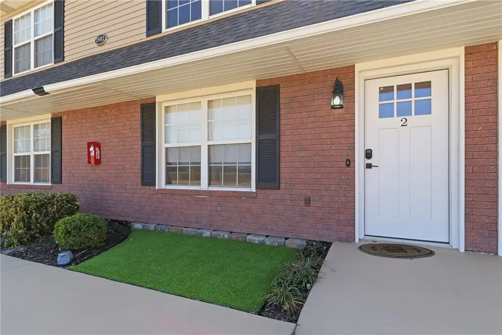 2402 Se Jayel Terrace 2, Bentonville