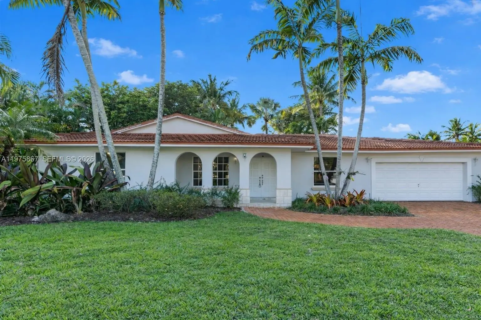 Photo of Listing #A11975867