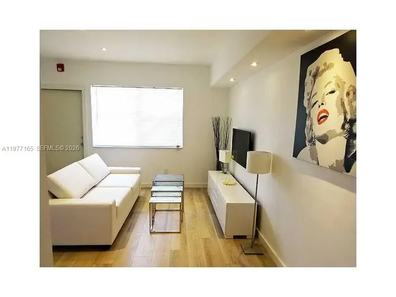 Photo of Listing #A11977165